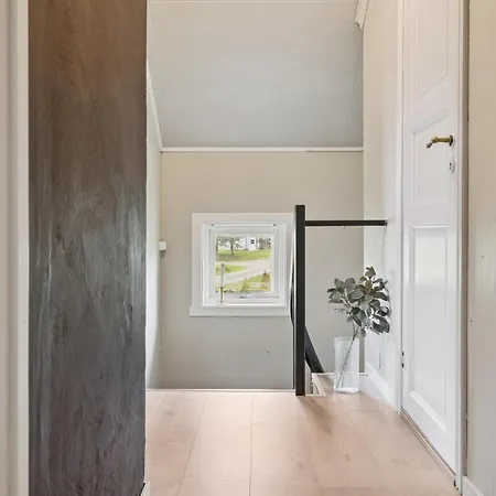 Stylish Private In Lofoten 3*