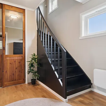 Stylish Private In Lofoten Guest house
